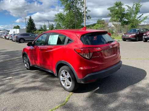 Used 2018 Honda HR-V LX image 3