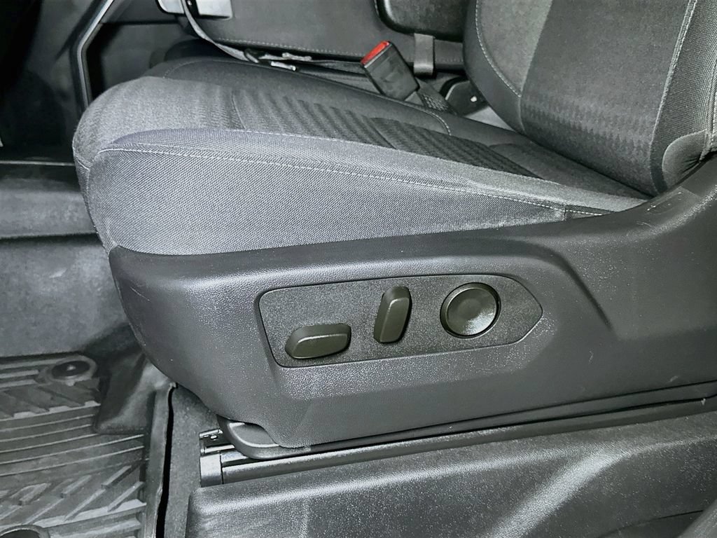 Used 2025 Chevrolet Silverado 3500 LT w/ Convenience Package AWD/4WD image 16