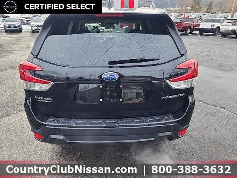 Used 2020 Subaru Forester Premium image 7