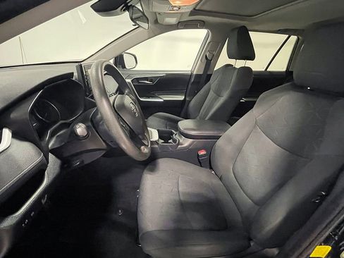 Used 2019 Toyota RAV4 XLE image 3