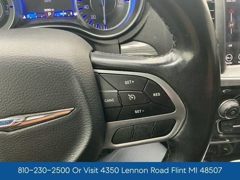 Used 2019 Chrysler 300 Touring w/ Quick Order Package 2EF RWD image 19