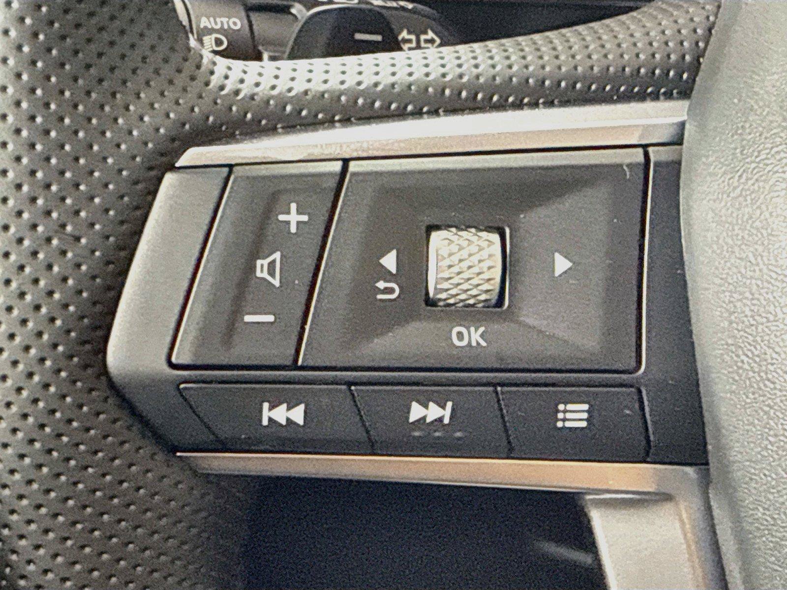 New 2026 Mitsubishi Outlander SE FWD image 12