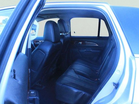 Used 2011 Lincoln MKX AWD w/ Sight & Sound Pkg image 6