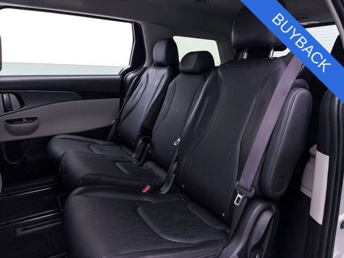 Used 2024 Kia Carnival LX FWD image 33