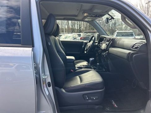 Used 2018 Toyota 4Runner TRD Off-Road Premium image 16