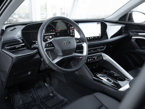 Certified 2025 Audi Q5 Premium w/ Convenience Package image 10