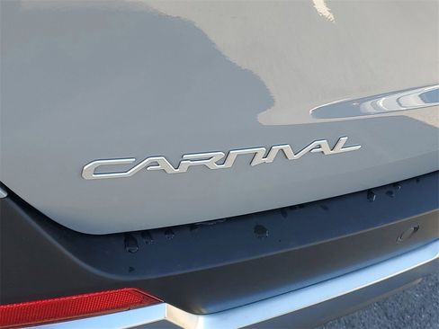 New 2026 Kia Carnival SX image 29