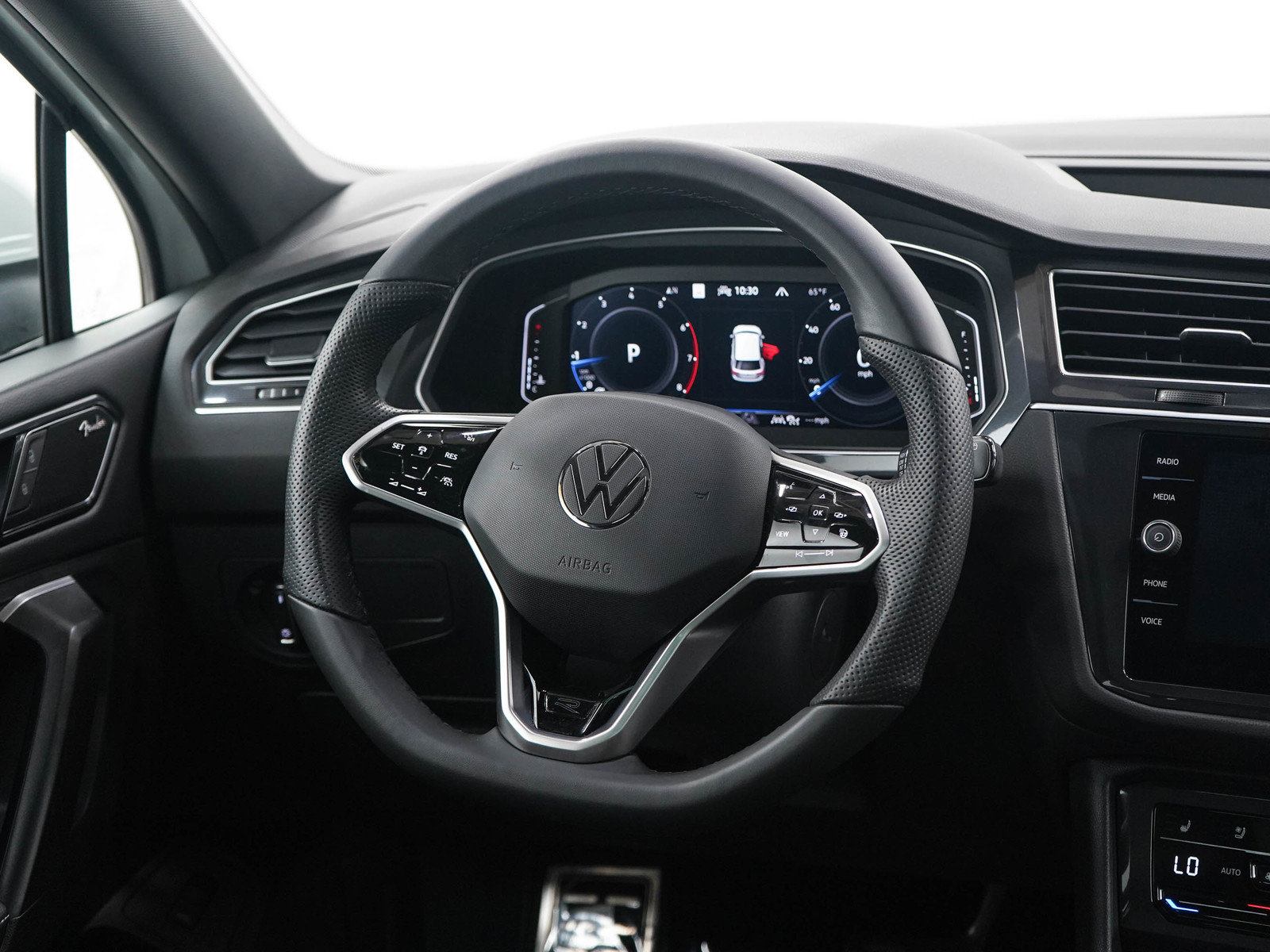 Used 2024 Volkswagen Tiguan SEL R-Line AWD/4WD image 14