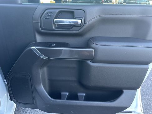 Used 2022 GMC Sierra 2500 AT4 image 25