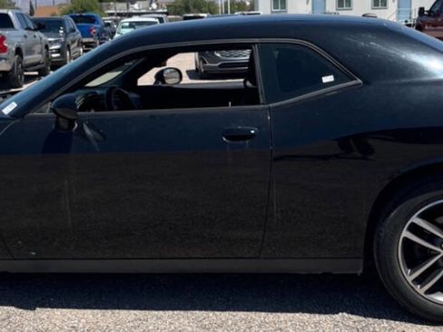 Used 2019 Dodge Challenger SXT AWD/4WD image 7