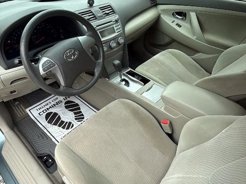 Used 2010 Toyota Camry LE FWD image 21