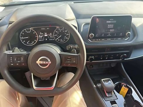 Used 2024 Nissan Rogue S AWD/4WD image 12