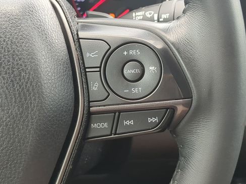 Used 2022 Toyota Camry XSE FWD image 23
