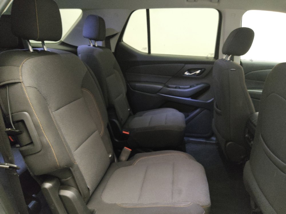 Used 2021 Chevrolet Traverse LT FWD image 19