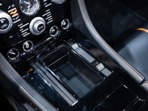 Used 2015 Aston Martin V12 Vantage S image 29