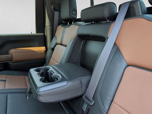 Used 2020 Chevrolet Silverado 3500 High Country w/ Z71 Off-Road Package AWD/4WD image 33