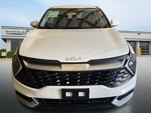 Used 2024 Kia Sportage LX image 8