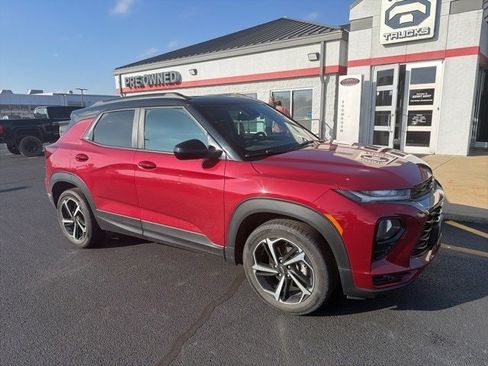 Used 2021 Chevrolet TrailBlazer RS w/ Sun and Liftgate Package image 1