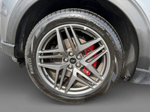 Used 2025 Ford Explorer ST-Line w/ ST-Line Street Pack image 9