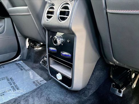 Certified 2021 Rolls-Royce Cullinan AWD/4WD image 28
