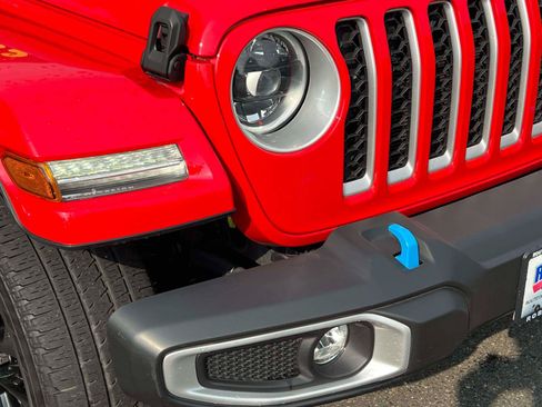 Used 2023 Jeep Wrangler Unlimited Sahara w/ Cold Weather Group AWD/4WD image 7