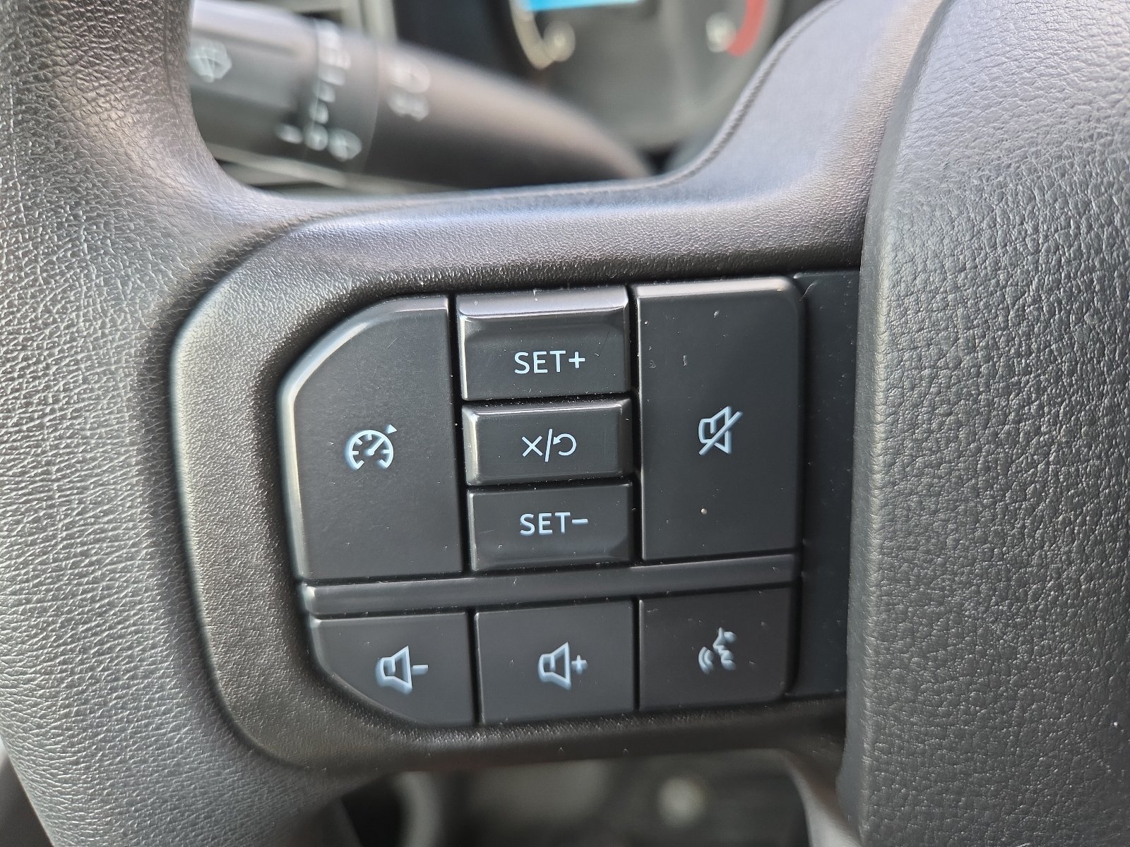 Used 2023 Ford F250 XLT w/ FX4 Off-Road Package AWD/4WD image 19