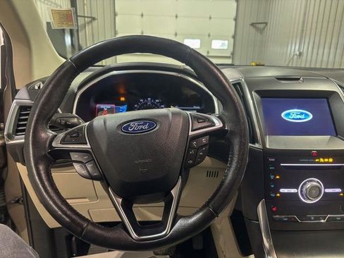 Used 2019 Ford Edge Titanium w/ Cold Weather Package image 16