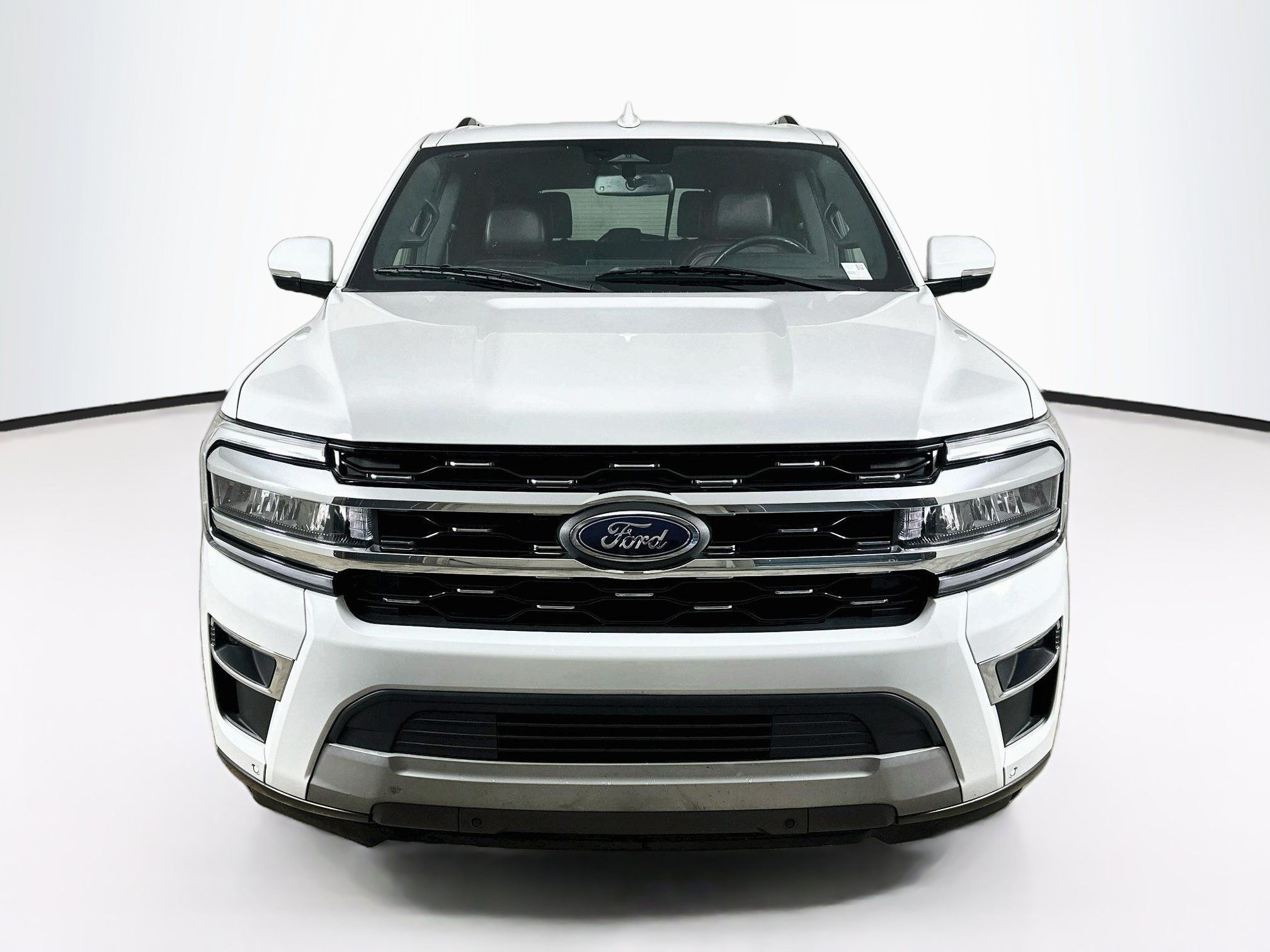 Used 2024 Ford Expedition Limited AWD/4WD image 2