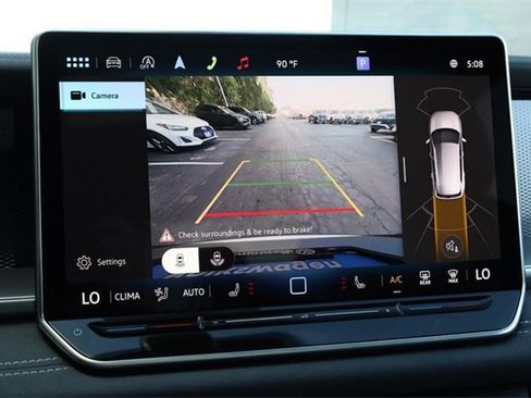 New 2025 Volkswagen Tiguan SE image 14