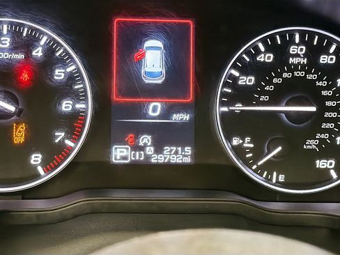 Used 2024 Subaru Crosstrek 2.0i Premium image 8