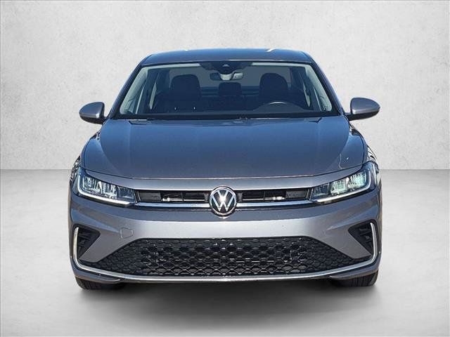 Used 2025 Volkswagen Jetta SE FWD image 2