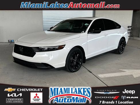 Used 2025 Honda Accord SE image 1