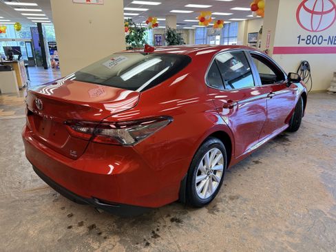 Used 2024 Toyota Camry LE AWD/4WD image 12