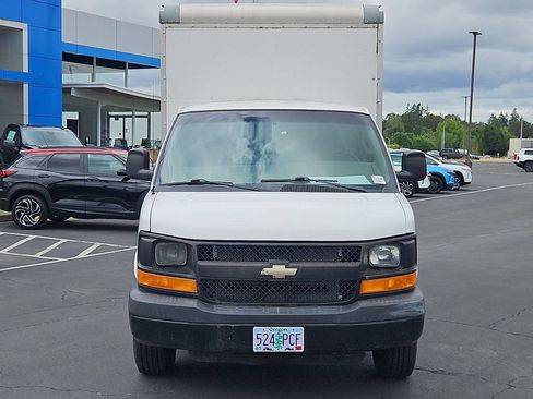 Used 2016 Chevrolet Express 3500 RWD image 9