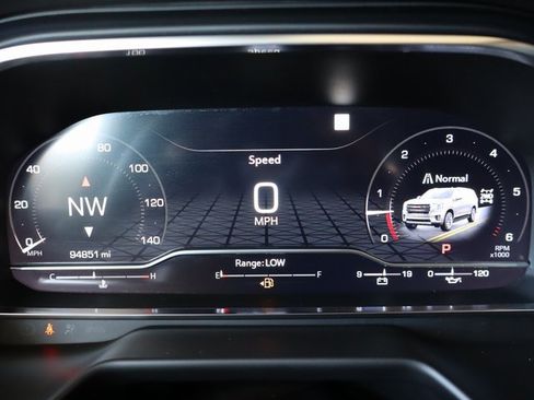 Used 2023 GMC Yukon XL SLT image 33