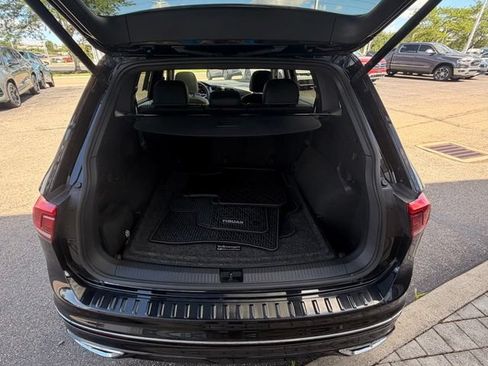 Used 2023 Volkswagen Tiguan SEL R-Line AWD/4WD image 17
