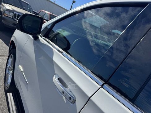 Used 2024 Chevrolet Suburban High Country image 16