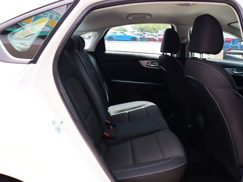 Used 2022 Kia Forte LXS FWD image 27