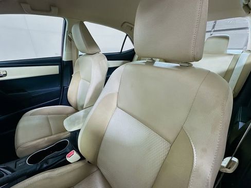 Used 2017 Toyota Corolla LE image 19