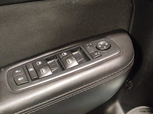 Used 2015 Chrysler 200 Limited w/ Convenience Group FWD image 27