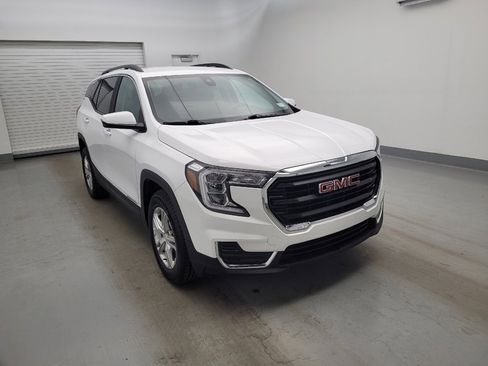 Used 2023 GMC Terrain SLE w/ Driver Convenience Package AWD/4WD image 13