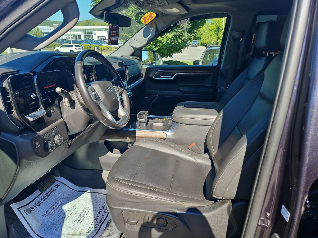 Used 2022 Chevrolet Silverado 1500 LT Trail Boss w/ Convenience Package II AWD/4WD image 10