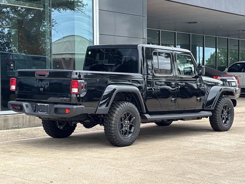 New 2026 Jeep Gladiator Sport AWD/4WD image 3