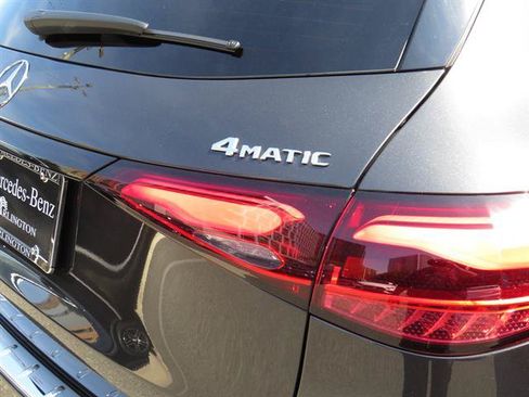 Used 2024 Mercedes-Benz GLC 300 4MATIC image 31