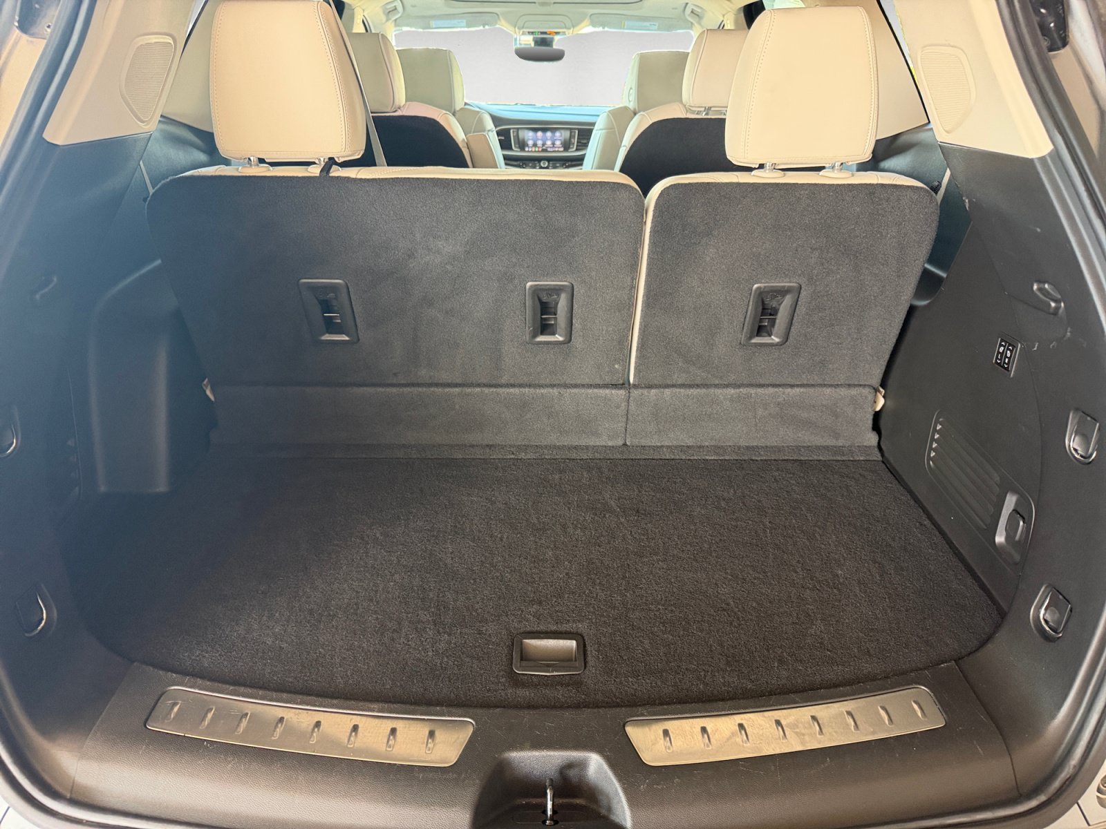 Used 2023 Buick Enclave Avenir w/ Avenir Technology Package FWD image 19