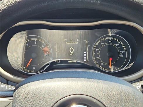 Used 2016 Jeep Cherokee Sport FWD image 11