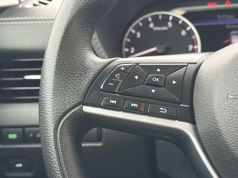 Used 2023 Nissan Sentra SV FWD image 12