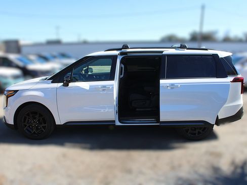 New 2027 Kia Carnival SX Prestige FWD image 17