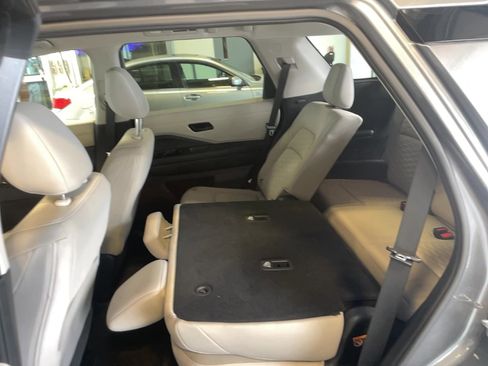 Used 2024 Nissan Pathfinder SV image 23