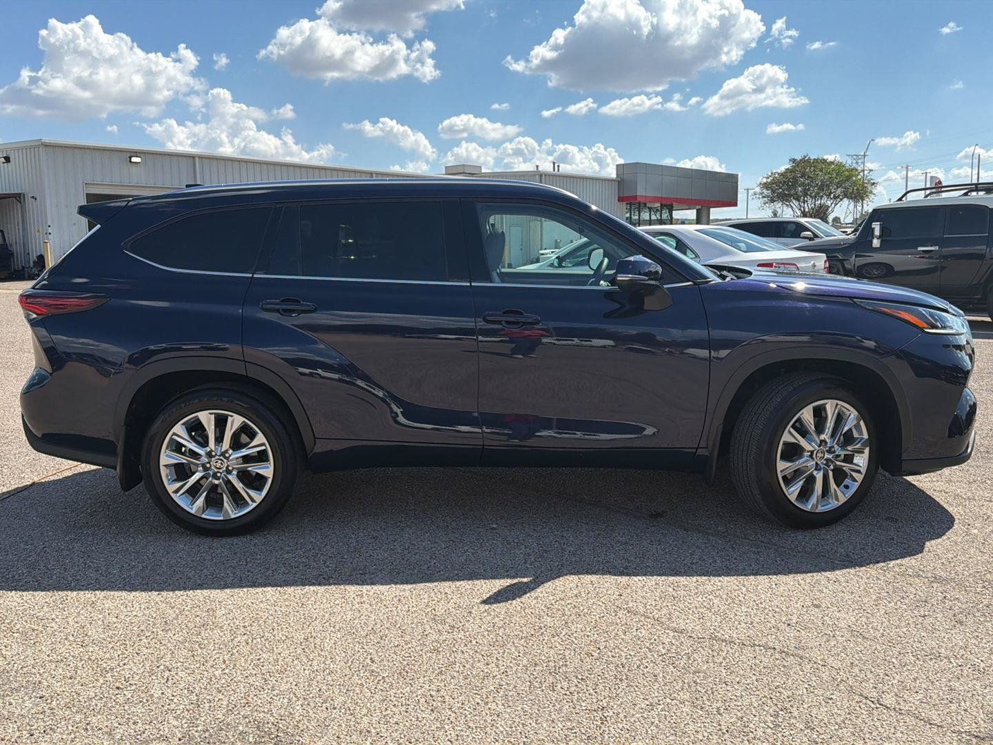 Certified 2026 Toyota Highlander Limited AWD/4WD image 8